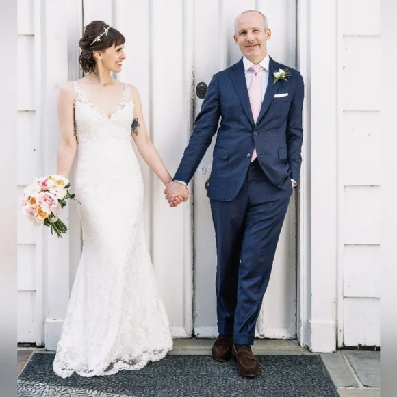 Rebecca Schoneveld Tristan Ivory Lace Wedding Gown - Picture 2 of 7